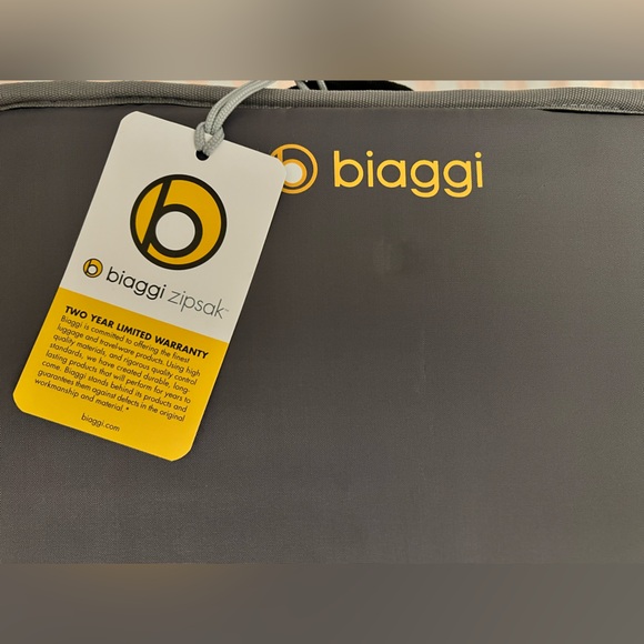 NEW Biaggi Zipsak Boost! Expandable Under-Seat Carry-On in grey nylon fabric - Picture 6 of 6